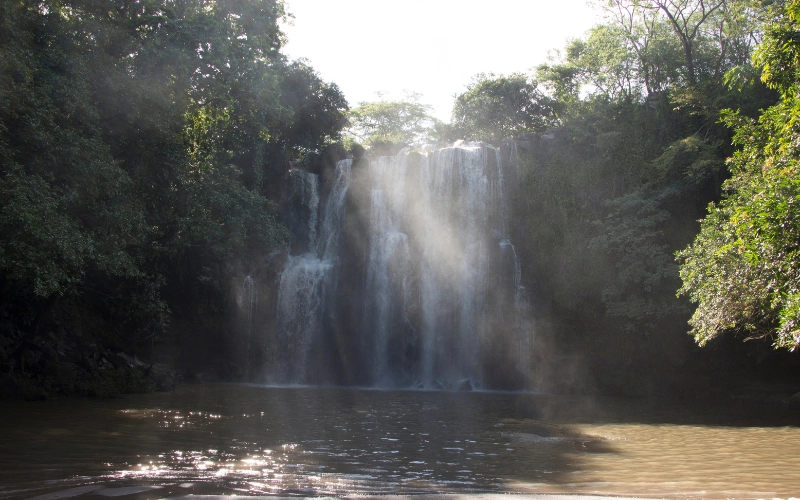 Wide view of Llanos de Cortés Waterfall in Guanacaste