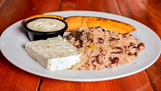 typical food in costa rica