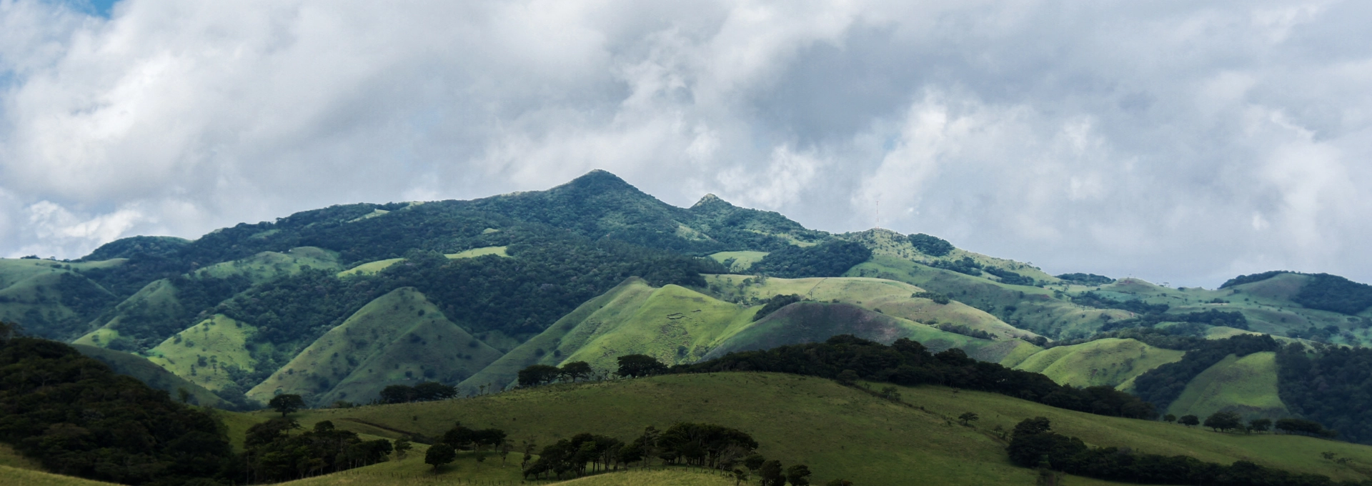 View across Monte Alto Forest Reserve near Hojancha