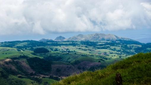 Green landscape around Hojancha in Guanacaste